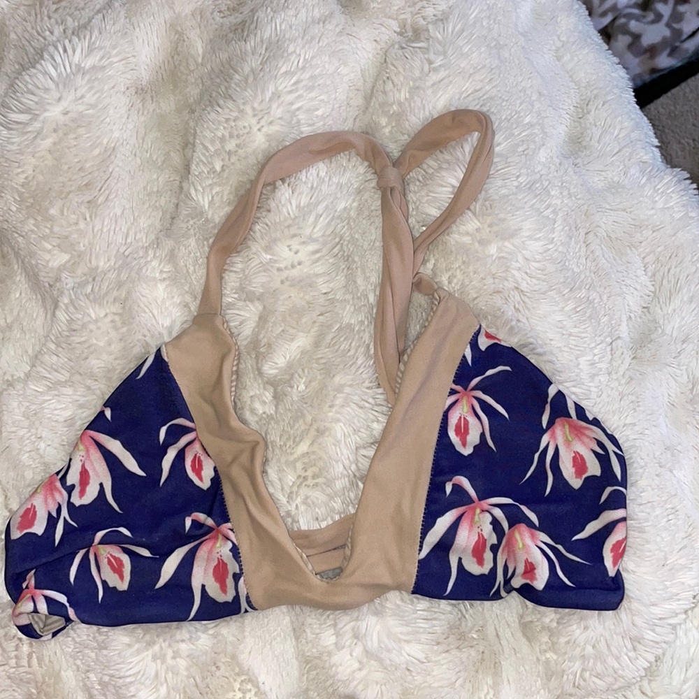 Floral acacia swimwear top (M)